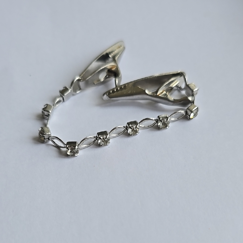 Vintage 1950s/1960s sweater clip